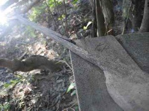 The mysterious paddle and table with KR scratched in by Tonico.
